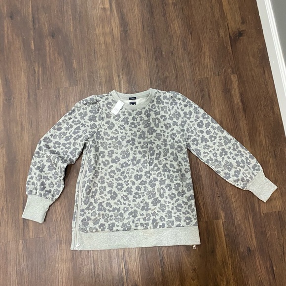 Four maternity sweatshirt bundle - Picture 2 of 6